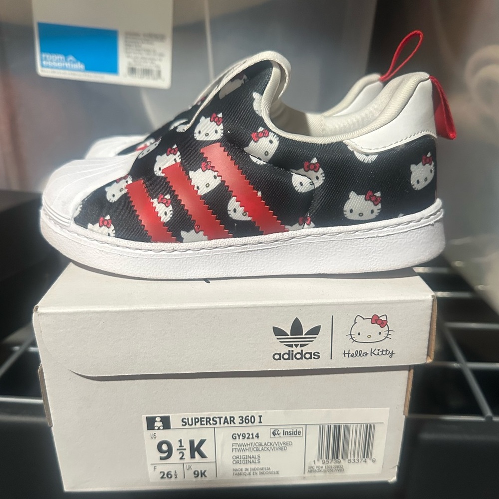 Adidas x hello kitty